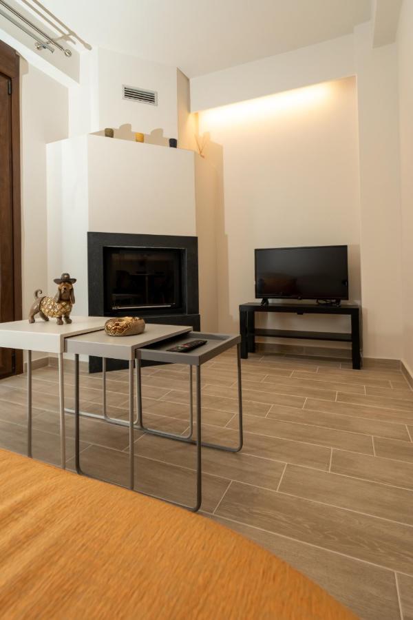 Comfy & Stylish Apt In Ioannina Apartment Екстериор снимка